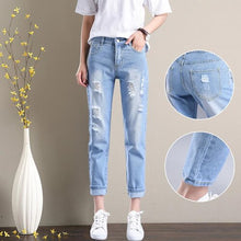 Load image into Gallery viewer, Blue Ripped Jeans
