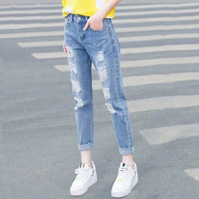 Load image into Gallery viewer, Blue Ripped Jeans